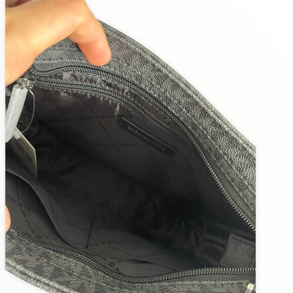 Michael Kors Jet Set Travel Black Crossbody bag